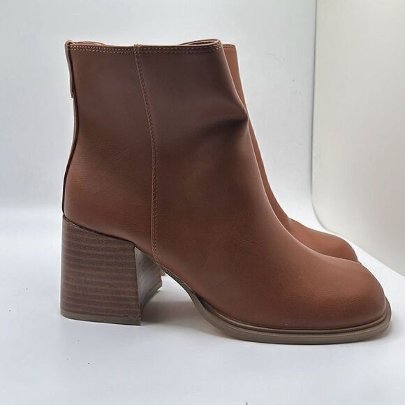 CUSHIONAIRE Women's block heel dress boot +Memory Foam 6 BROWN - Picture 1 of 7